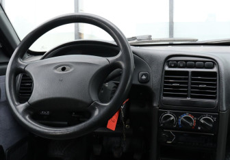 Подержанный автомобиль LADA (ВАЗ) 2110 2006 года (9 фото)