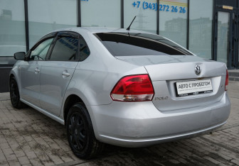 Подержанный автомобиль Volkswagen Polo Sedan 2012 года (3 фото)