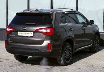Подержанный автомобиль Kia Sorento 2013 года (5 фото)