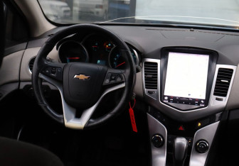 Подержанный автомобиль Chevrolet Cruze Sedan 2011 года (19 фото)