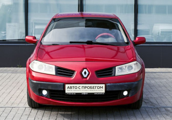 Подержанный автомобиль Renault Megane Sedan 2006 года (8 фото)