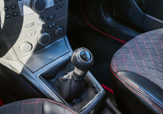 Подержанный автомобиль Opel Astra Hatchback 2005 года (10 фото)