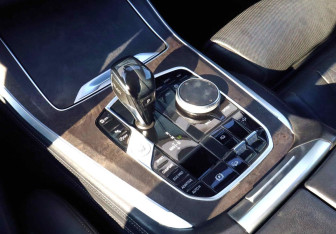 Подержанный автомобиль BMW X5 2020 года (10 фото)