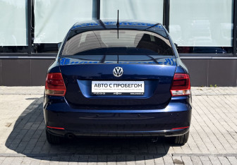 Подержанный автомобиль Volkswagen Polo Sedan 2016 года (4 фото)