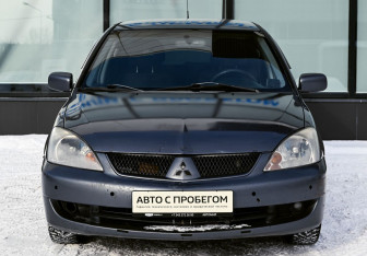 Подержанный автомобиль Mitsubishi Lancer Wagon 2006 года (8 фото)