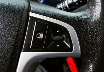 Подержанный автомобиль Hyundai Solaris Hatchback 2011 года (12 фото)