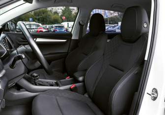 Подержанный автомобиль Skoda Karoq 2021 года (16 фото)