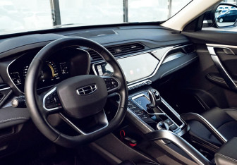 Подержанный автомобиль Geely Atlas Pro 2024 года (15 фото)