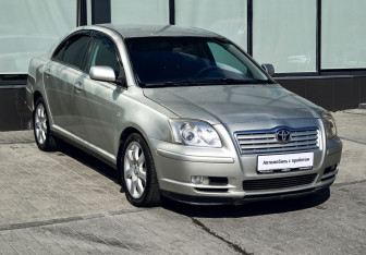 Подержанный автомобиль Toyota Avensis Sedan 2006 года (7 фото)