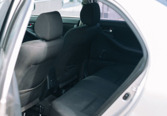 Подержанный автомобиль Toyota Corolla Sedan 2006 года (14 фото)