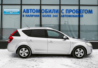Подержанный автомобиль Kia Ceed Wagon 2007 года (6 фото)