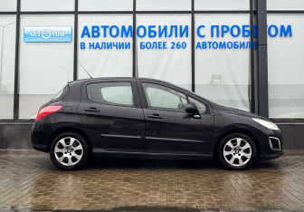 Подержанный автомобиль Peugeot 308 Hatchback 2012 года (6 фото)