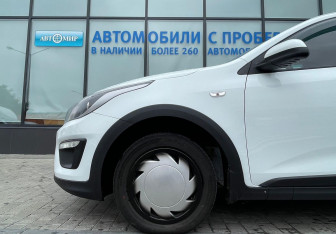 Подержанный автомобиль Kia Rio Hatchback 2019 года (18 фото)