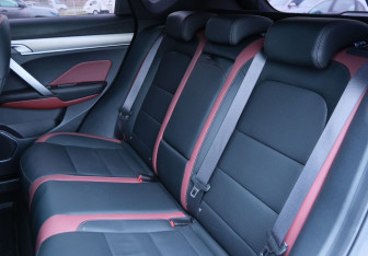 Подержанный автомобиль Geely Coolray 2023 года (17 фото)