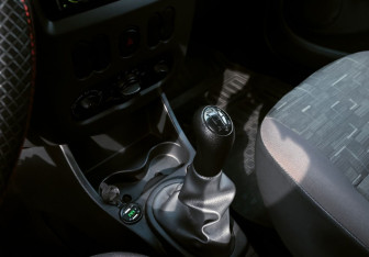 Подержанный автомобиль Renault Sandero 2014 года (10 фото)