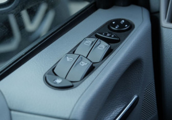 Подержанный автомобиль Mercedes-Benz Viano 2010 года (11 фото)