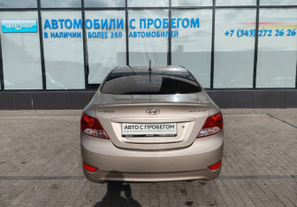Подержанный автомобиль Hyundai Solaris Sedan 2011 года (4 фото)