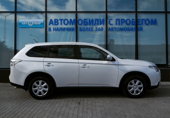 Подержанный автомобиль Mitsubishi Outlander 2014 года (6 фото)