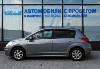 Подержанный автомобиль Nissan Tiida Hatchback 2012 года (2 фото)