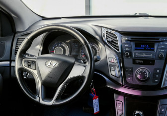 Подержанный автомобиль Hyundai i40 Wagon 2016 года (11 фото)