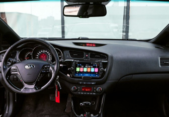 Подержанный автомобиль Kia Ceed Hatchback 2013 года (18 фото)