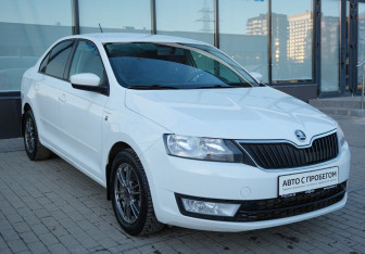 Подержанный автомобиль Skoda Rapid Liftback 2016 года (7 фото)