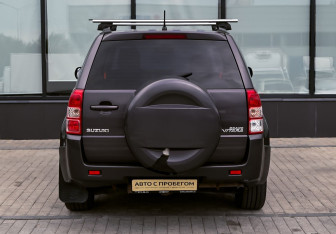 Подержанный автомобиль Suzuki Grand Vitara 2013 года (5 фото)