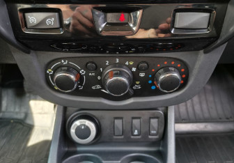 Подержанный автомобиль Renault Duster 2015 года (12 фото)