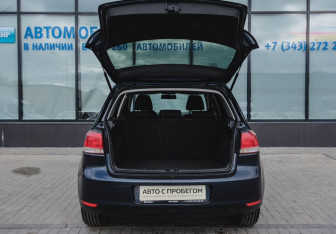 Подержанный автомобиль Volkswagen Golf Hatchback 2010 года (15 фото)
