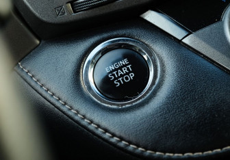 Подержанный автомобиль Toyota RAV4 2014 года (18 фото)