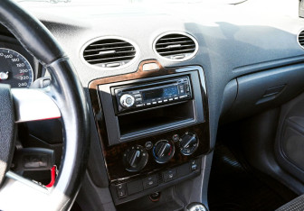 Подержанный автомобиль Ford Focus Sedan 2008 года (10 фото)