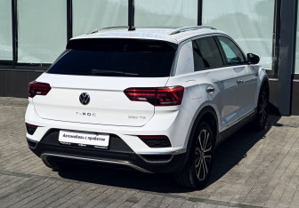 Подержанный автомобиль Volkswagen T-Roc 2021 года (5 фото)