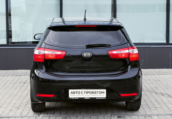 Подержанный автомобиль Kia Rio Hatchback 2013 года (4 фото)