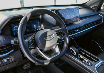 Подержанный автомобиль Geely Okavango 2024 года (11 фото)