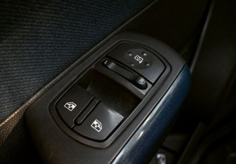 Подержанный автомобиль Opel Corsa 2007 года (14 фото)