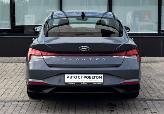 Подержанный автомобиль Hyundai Elantra Sedan 2021 года (4 фото)