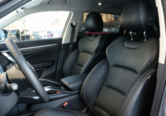 Подержанный автомобиль Geely Atlas Pro 2022 года (17 фото)