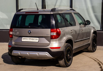 Подержанный автомобиль Skoda Yeti 2016 года (5 фото)