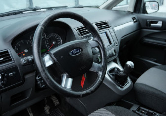Подержанный автомобиль Ford C-MAX 2006 года (9 фото)