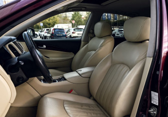 Подержанный автомобиль Infiniti QX50 2017 года (16 фото)