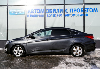 Подержанный автомобиль Hyundai i40 Sedan 2013 года (2 фото)