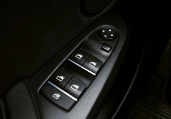 Подержанный автомобиль BMW X3 2014 года (12 фото)