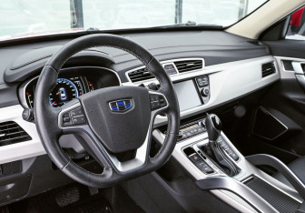 Подержанный автомобиль Geely Atlas 2021 года (10 фото)