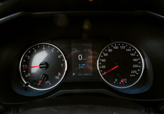 Подержанный автомобиль Toyota RAV4 2020 года (18 фото)