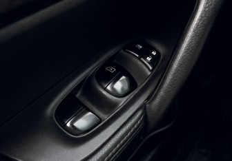 Подержанный автомобиль Nissan X-Trail 2016 года (12 фото)