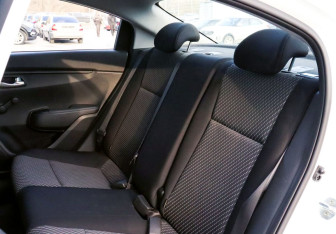 Подержанный автомобиль Kia Rio Sedan 2019 года (17 фото)