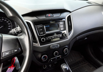 Подержанный автомобиль Hyundai Creta 2019 года (10 фото)