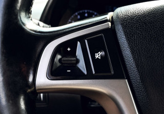 Подержанный автомобиль Hyundai Solaris Hatchback 2014 года (14 фото)