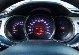 Подержанный автомобиль Kia Ceed Hatchback 2012 года (9 фото)