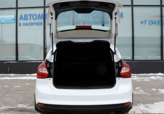 Подержанный автомобиль Ford Focus Hatchback 2012 года (19 фото)